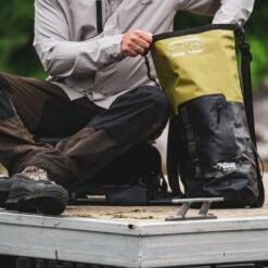 Exodry Waterproof Dry Bag - 20L|-|Sac étanche Imperméable Exodry - 20L -Boating equipment store PLS PS3045 7E 7ELifestyle1 20Olive a3925109 8205 45c8 a6ff 13d6b3edf650